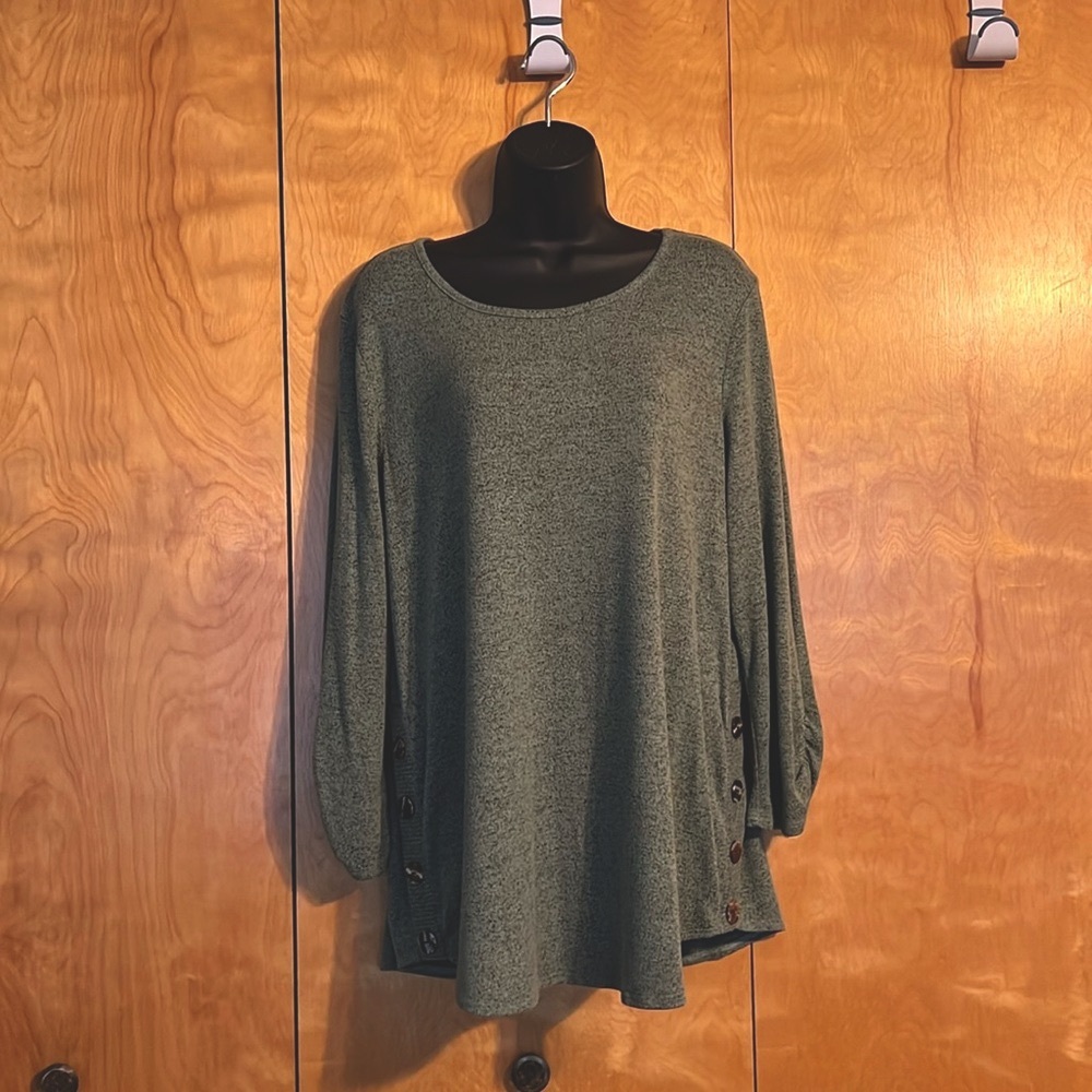 Olive Fortune + Ivy Amiel knit top with button detail and 3/4 sleeves